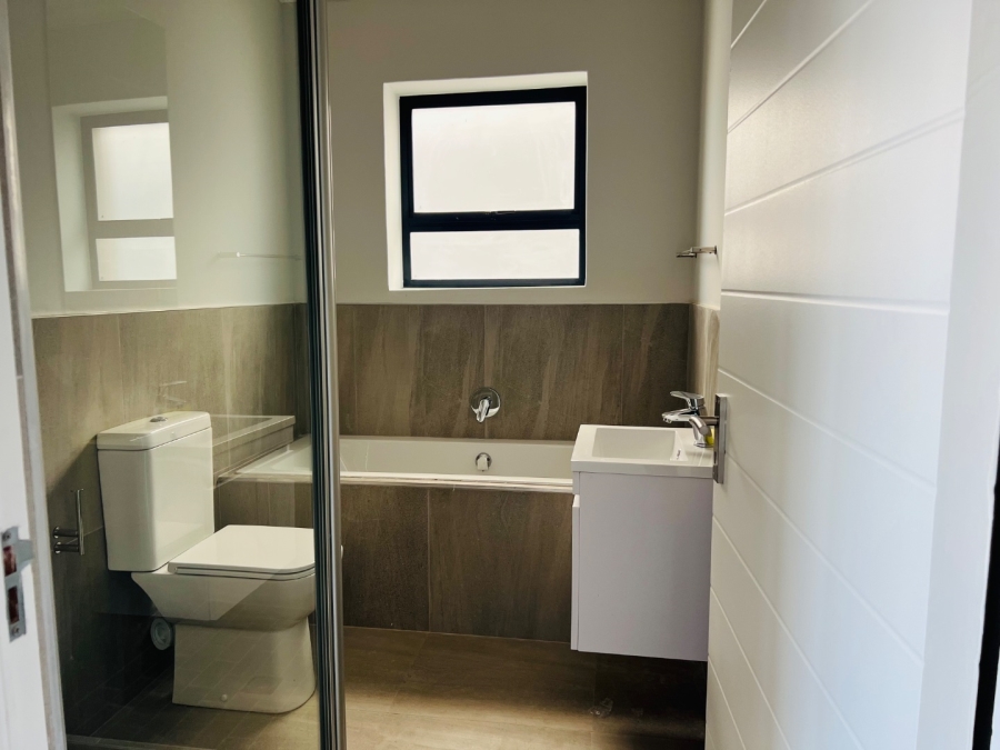 2 Bedroom Property for Sale in Table View Western Cape